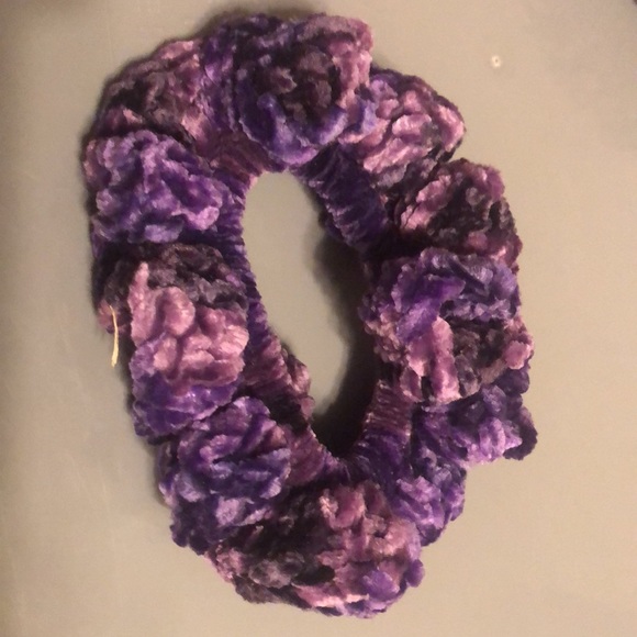 Scrunches - Picture 2 of 4